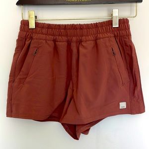 NWOT Vuori Shorts Women XS